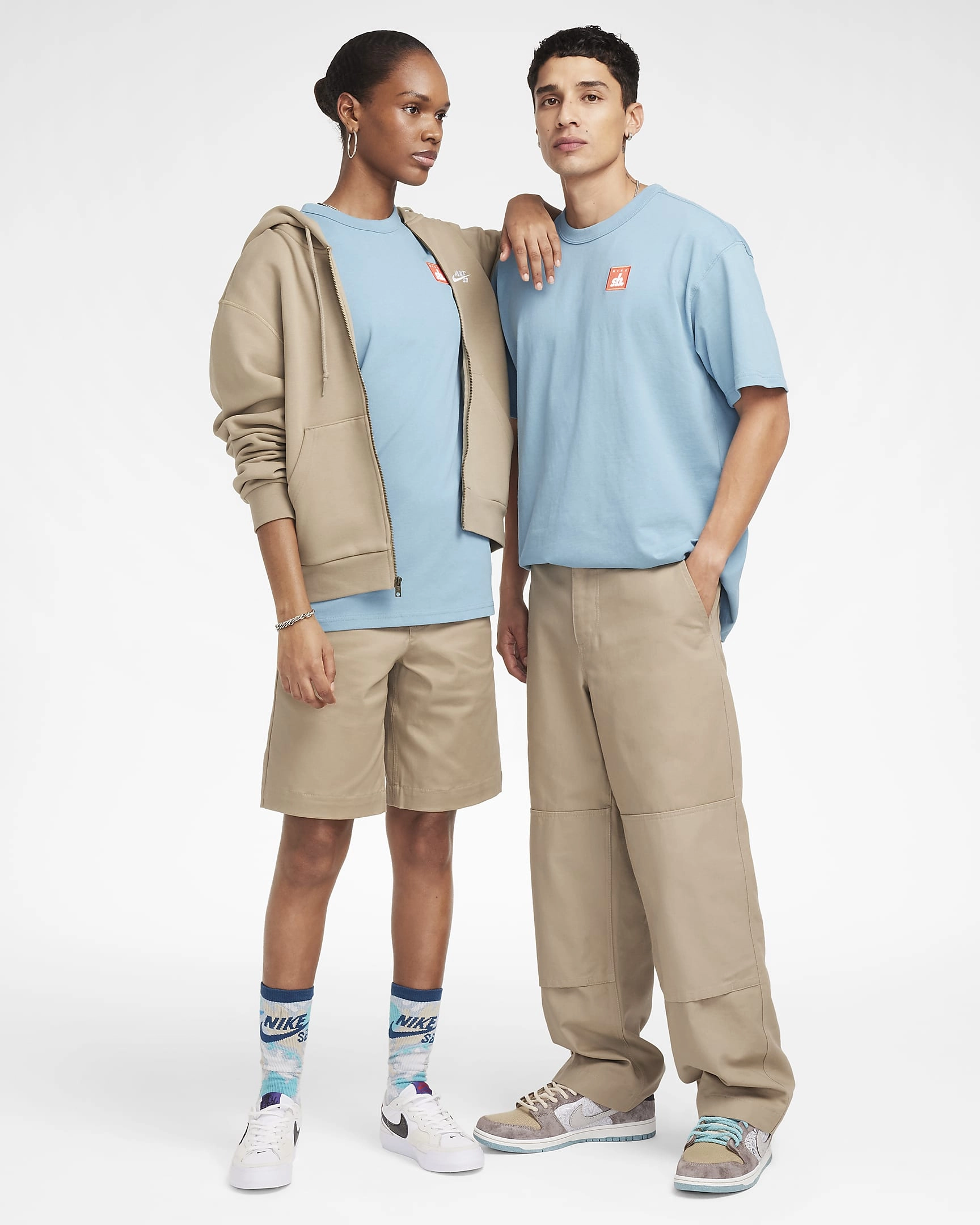 Nike SB T-Shirt: Sfreccia sullo skate con stile, un tocco di adrenalina e puro comfort italiano!